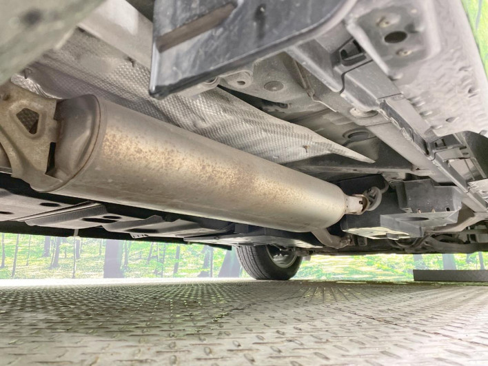 2015 Toyota Harrier Hybrid DAA-AVU65W (UW-69f06673ba92e)[14]