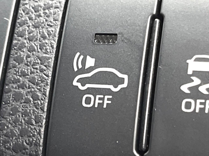 2019 Toyota Harrier Hybrid DAA-AVU65W (UW-69f06674c88ef)[21]