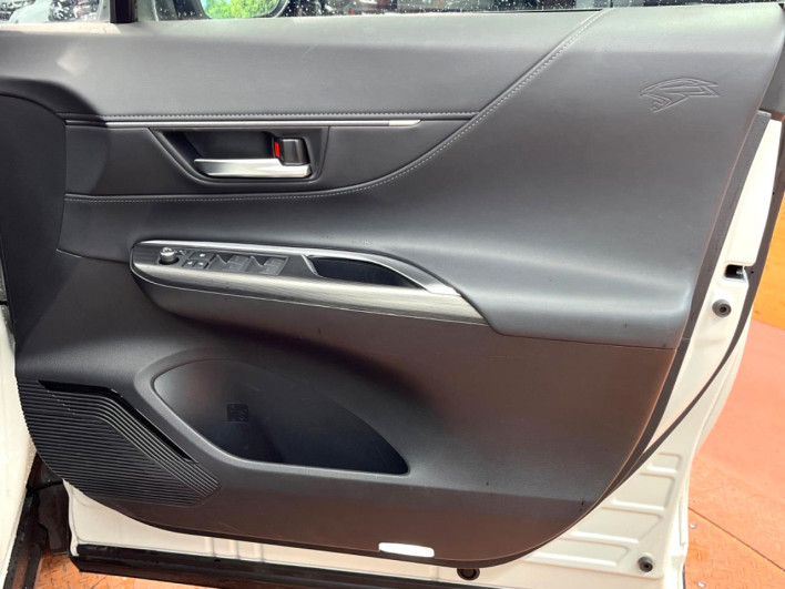 2020 Toyota Harrier Hybrid 6AA-AXUH80 (UW-69f0667732f9d)[19]