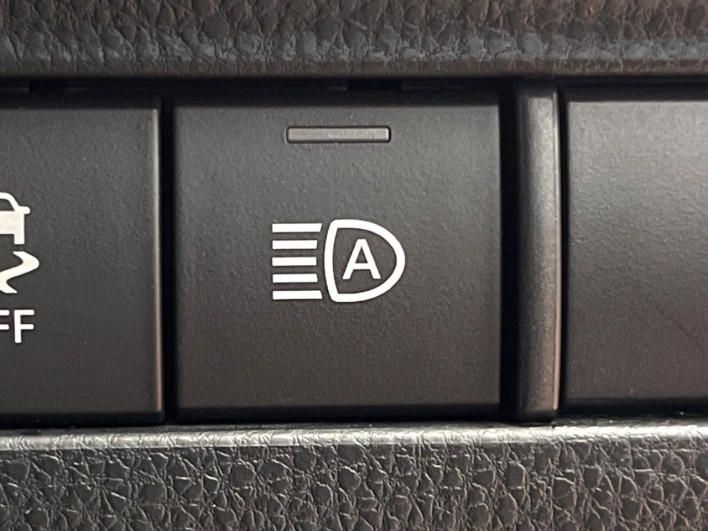 2020 Toyota Harrier Hybrid 6AA-AXUH80 (UW-69f0667732f9d)[25]