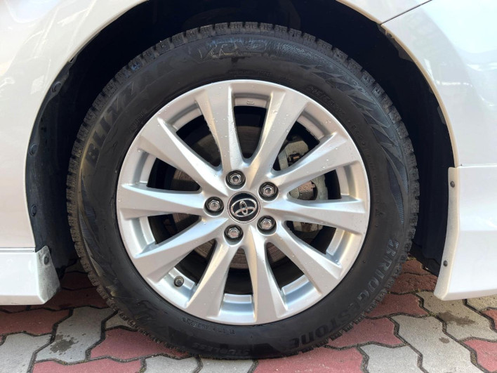 2017 Toyota Camry DAA-AXVH70 (UW-69f0667c87092)[15]