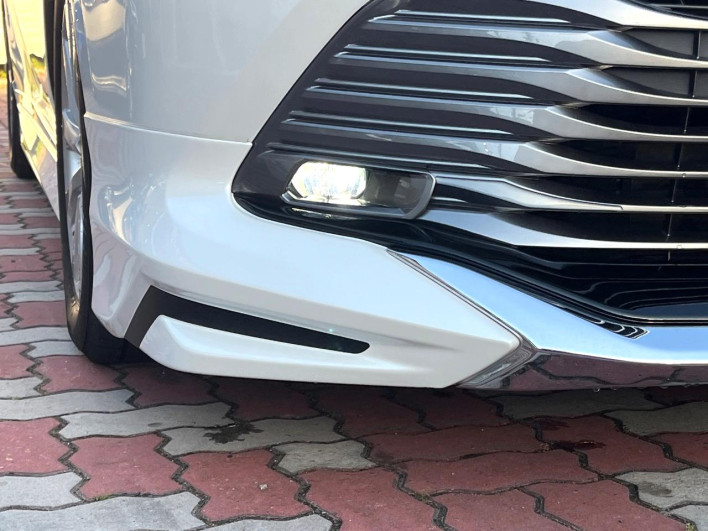 2017 Toyota Camry DAA-AXVH70 (UW-69f0667c87092)[28]