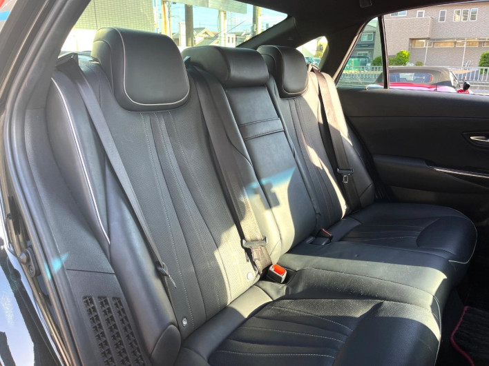 2019 Toyota Crown Hybrid 6AA-AZSH20 (UW-69f0667e9f231)[29]