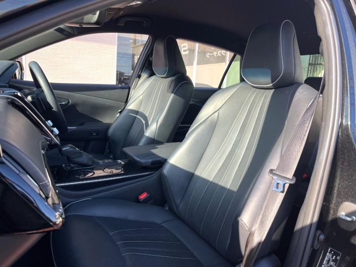 2019 Toyota Crown Hybrid 6AA-AZSH20 (UW-69f0667e9f231)[27]