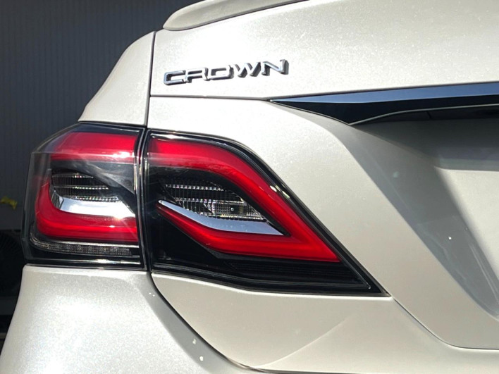 2019 Toyota Crown Hybrid 6AA-AZSH20 (UW-69f0667ea0a30)[21]