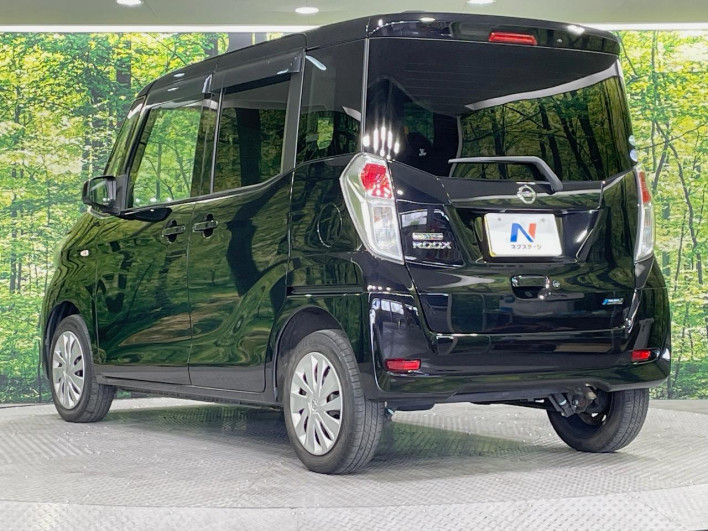 2016 Nissan DAYZ ROOX DBA-B21A (UW-69f06681d6ea0)[18]