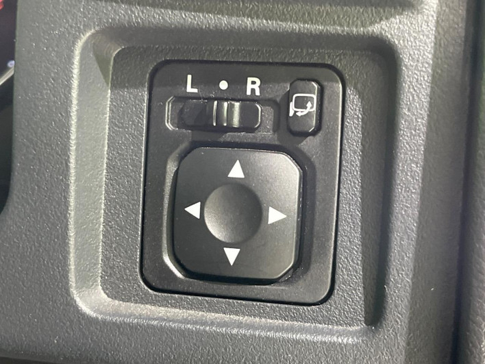 2018 Mitsubishi Delica D:5 LDA-CV1W (UW-69f06692a8f7e)[28]