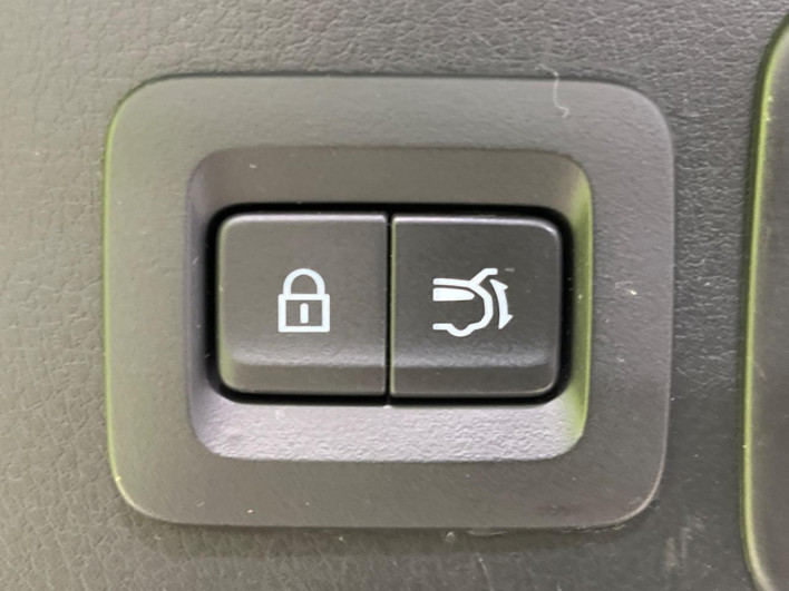 2019 Mazda CX-30 3DA-DM8P (UW-69f0669f9a82a)[17]