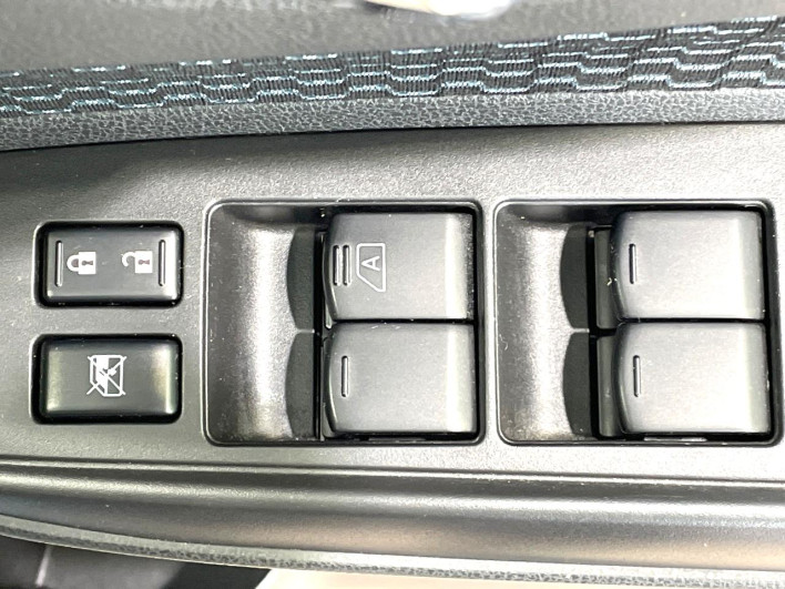 2015 Nissan Note DBA-E12 (UW-69f066a19b635)[8]