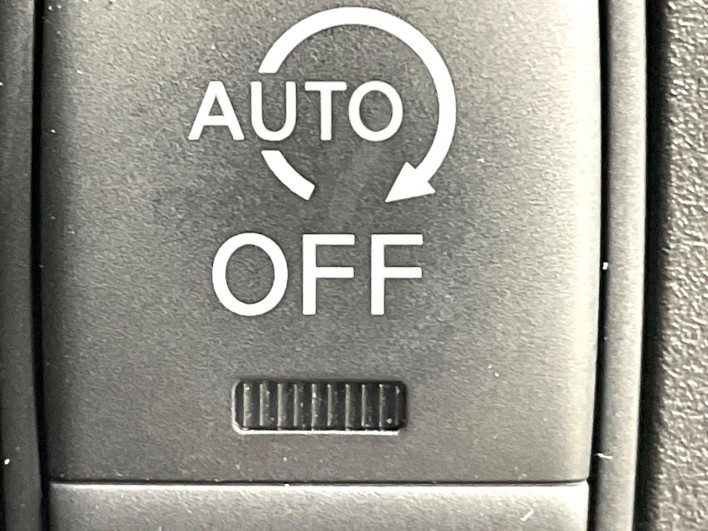 2015 Nissan Note DBA-E12 (UW-69f066a19b635)[9]