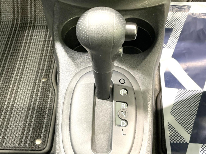 2015 Nissan Note DBA-E12 (UW-69f066a19b635)[13]