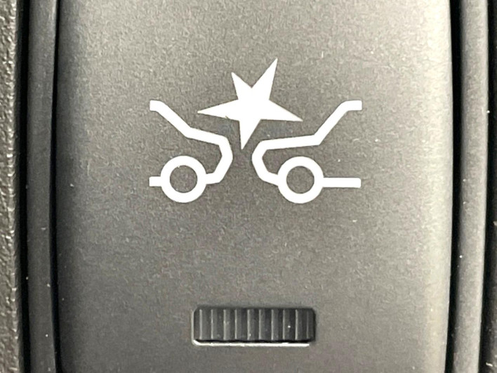 2015 Nissan Note DBA-E12 (UW-69f066a19b635)[10]