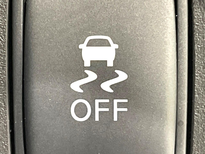 2015 Nissan Note DBA-E12 (UW-69f066a19b635)[11]