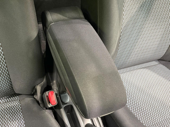 2015 Nissan Note DBA-E12 (UW-69f066a1a0cdf)[27]