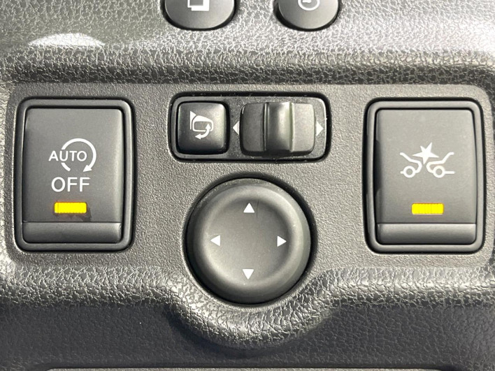 2015 Nissan Note DBA-E12 (UW-69f066a1a0cdf)[14]