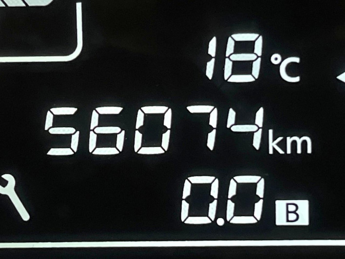 2015 Nissan Note DBA-E12 (UW-69f066a1a0cdf)[2]