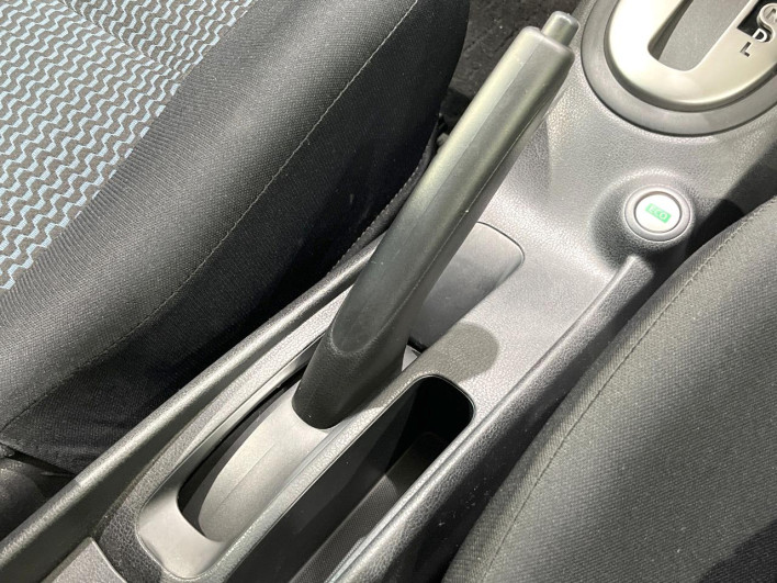 2015 Nissan Note DBA-E12 (UW-69f066a1a0cdf)[25]