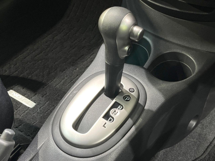 2015 Nissan Note DBA-E12 (UW-69f066a1a0cdf)[23]