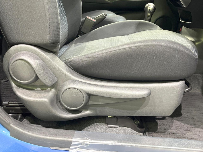 2015 Nissan Note DBA-E12 (UW-69f066a1a0cdf)[13]