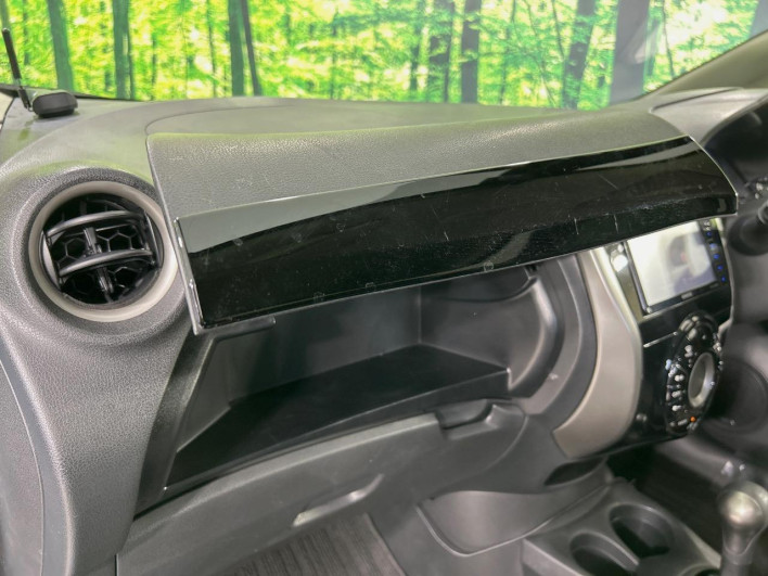 2015 Nissan Note DBA-E12 (UW-69f066a29dc29)[28]