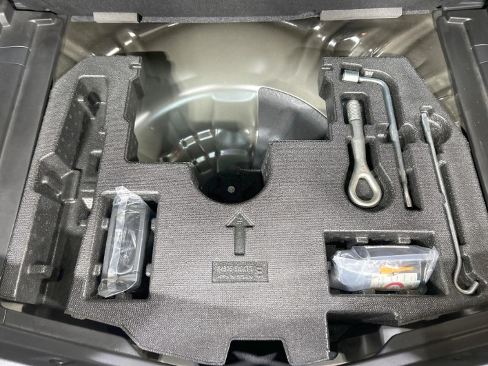 2018 Nissan Note DBA-E12 (UW-69f066a3b01cd)[28]