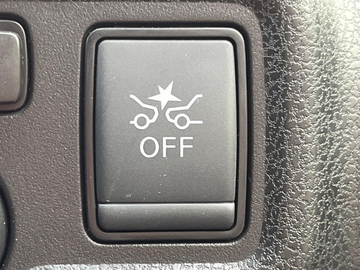 2018 Nissan Note DBA-E12 (UW-69f066a3bcf0e)[28]