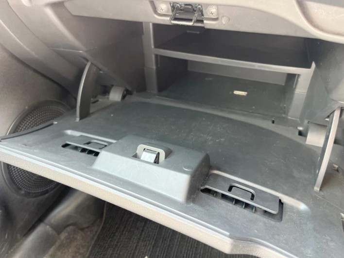 2019 Nissan Note DBA-E12 (UW-69f066a4e1418)[12]