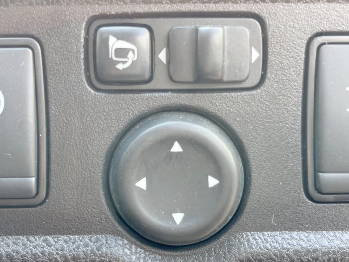 2019 Nissan Note DBA-E12 (UW-69f066a4e1418)[16]