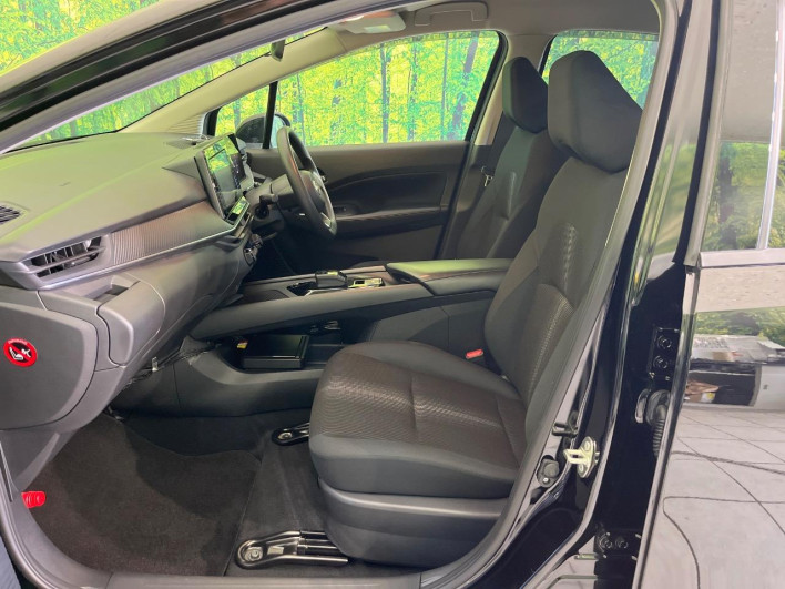 2021 Nissan Note 6AA-E13 (UW-69f066a5af4b9)[12]