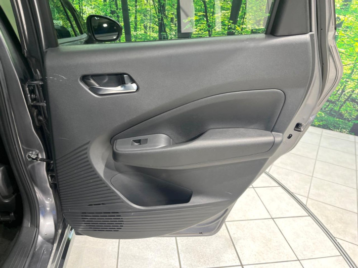 2022 Nissan Note 6AA-E13 (UW-69f066a607b5d)[14]