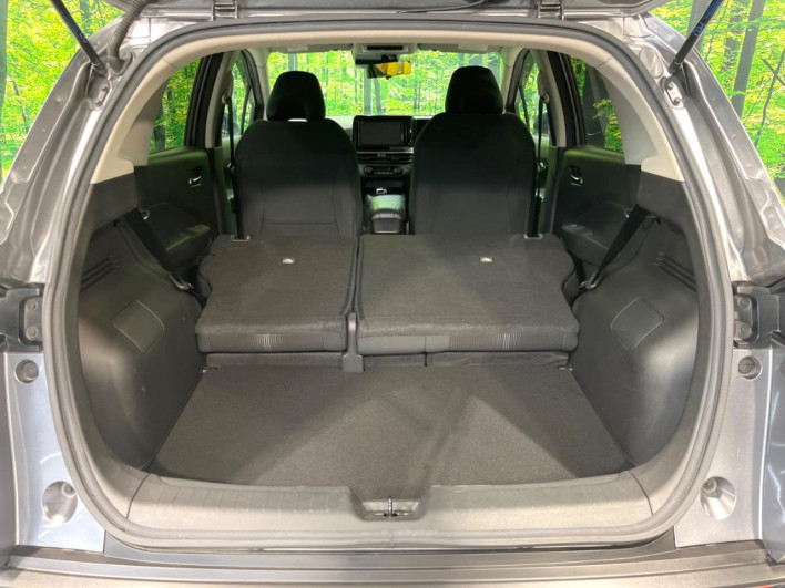 2022 Nissan Note 6AA-E13 (UW-69f066a607b5d)[26]