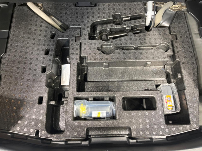 2022 Nissan Note 6AA-E13 (UW-69f066a607b5d)[27]