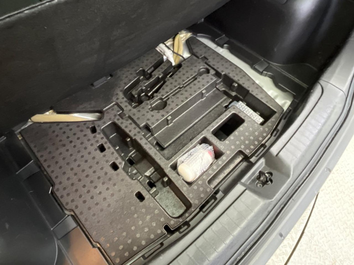 2022 Nissan Note 6AA-E13 (UW-69f066a6717e6)[28]