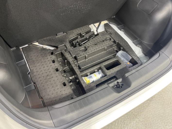 2023 Nissan Aura 6AA-FE13 (UW-69f066ac8cb75)[29]