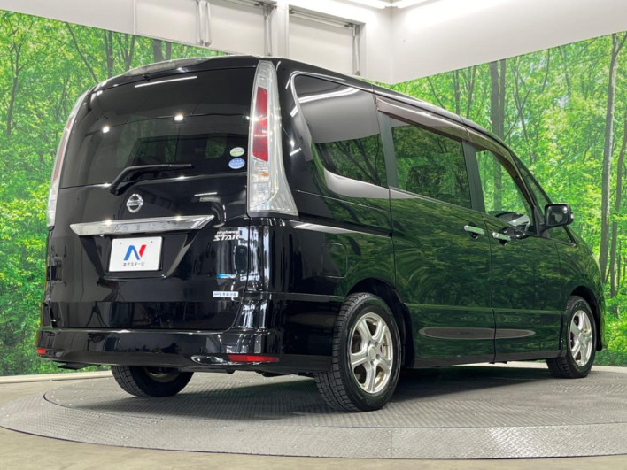 2011 Nissan Serena DBA-FNC26 (UW-69f066aec4c00)[14]