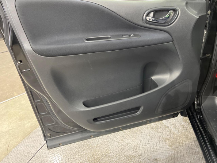 2011 Nissan Serena DBA-FNC26 (UW-69f066aec4c00)[26]