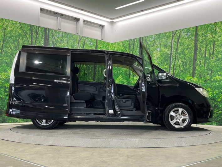 2011 Nissan Serena DBA-FNC26 (UW-69f066aec4c00)[13]