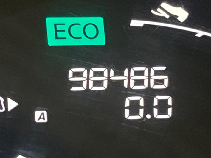 2011 Nissan Serena DBA-FNC26 (UW-69f066aec4c00)[2]