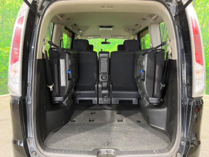 2011 Nissan Serena DBA-FNC26 (UW-69f066aec4c00)[18]