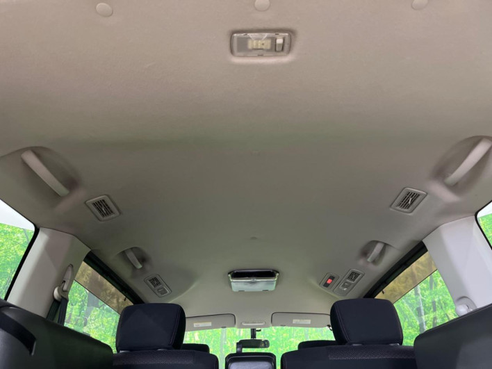 2011 Nissan Serena DBA-FNC26 (UW-69f066aec4c00)[19]