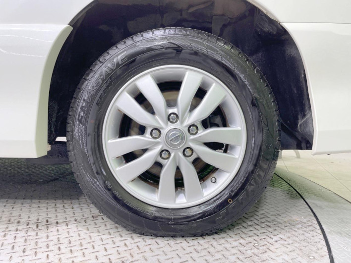 2016 Nissan Serena DBA-FNC26 (UW-69f066aed7a5e)[15]