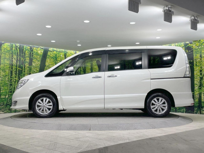 2016 Nissan Serena DBA-FNC26 (UW-69f066aed7a5e)[10]