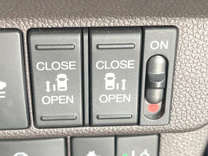 2018 Honda Freed hybrid DAA-GB7 (UW-69f066b2d49c7)[28]