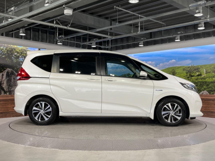 2018 Honda Freed hybrid DAA-GB7 (UW-69f066b2e0247)[8]