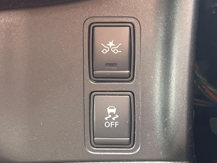 2017 Nissan Serena DAA-GC27 (UW-69f066b4c4d7d)[25]