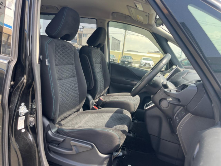 2017 Nissan Serena DAA-GC27 (UW-69f066b4c4d7d)[16]