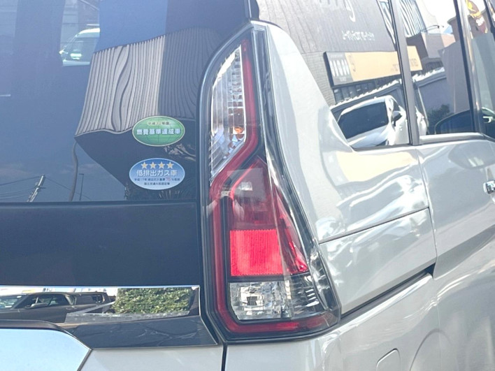 2017 Nissan Serena DAA-GC27 (UW-69f066b51d65f)[19]