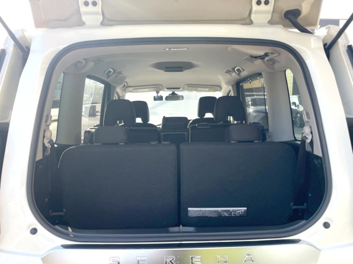 2017 Nissan Serena DAA-GC27 (UW-69f066b51d65f)[22]