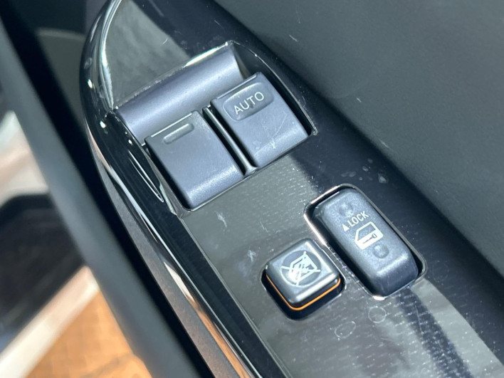 2025 Toyota Hiace Van 3DF-GDH201V (UW-69f066b54cdb0)[5]