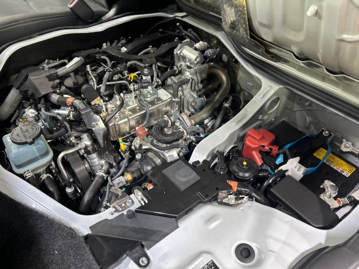 2025 Toyota Hiace Van 3DF-GDH201V (UW-69f066b54cdb0)[4]